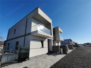 Duplex modern - compartimentare practica - toate utilitatile.