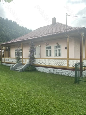 Casă de vânzare mobilată, zonă superbă!