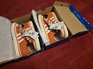 Adidas noi in cutie - made in Vietnam