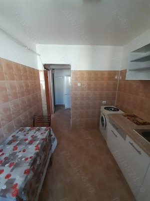 Închiriez garsoniera 