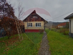 Casă / Vilă cu 3 camere de vânzare in Vadul Izei - imagine 2