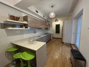 Apartament spectaculos cu 4 camere - zona Herastrau