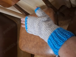 Mănuși tricotate manual  - imagine 3
