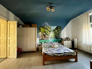 Apartament 3 camere,cladire istorica,centrala proprie in Badea Cartan