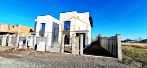 Oferim spre vanzare Case-Duplex cu 4 camere, situate in Giroc,  0% comision