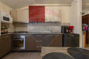 Apartament cu 3 camere de vânzare în zona Dambovita - imagine 3