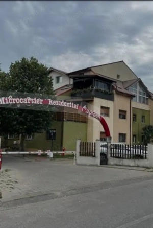 Proprietar, Vând apartament modern cu 3 camere, terasă, balcon, loc de parcare și boxă 