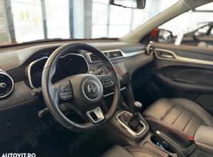 MG ZS 1.0 T-GDi 6MT 111CP Exclusive Hexton Orange, Panoramă,  cameră  - imagine 8