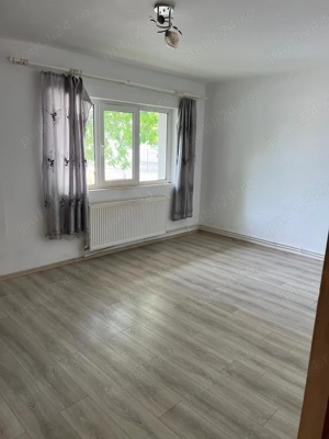 De vanzare apartament 2 camere decomandat parter 