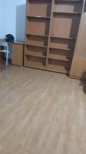 Dau in chirie spatiu in centru lingă Politie cazier.