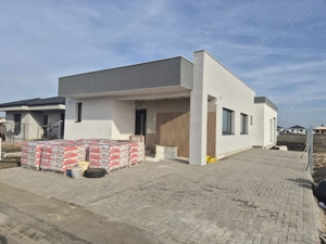 Vila moderna parter, 4 camere, eficienta energetic Via Carmina Arad, comision 0