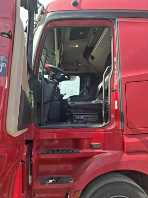 Cap tractor Mercedes Benz Actros si remorca Krone Mega - imagine 2