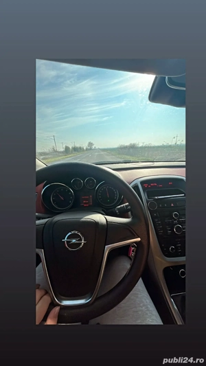 Opel Astra J 2010 - imagine 2