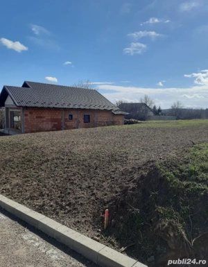Vând  teren  în Fâlticeni  - imagine 2