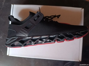 Pantofi sport negri din plasă Gucci. - imagine 3