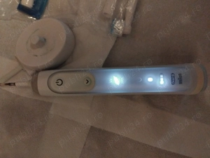 Periuță de dinți electrică Oral B Genius 9000. - imagine 4
