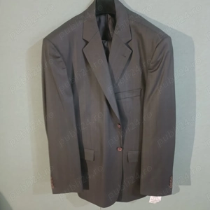 Vând costum bărbați 