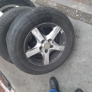 vindem urgent jenti de aliaj și cauciucuri de vara