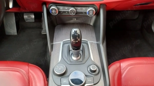 Alfa Romeo Giulia 2.2D Lusso Q2 - imagine 10
