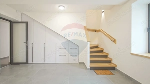 Armonie între tradiție și modernitate – Vilă contemporană în Brasov - imagine 20