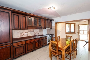 Casă 5 camere de închiriat în zona Centrala