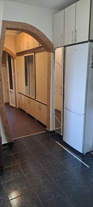 Apartament 3 camere 2 balcoane mobilat și utilat gata de locuit pe str. G. Coșbuc. Garaj inclus.