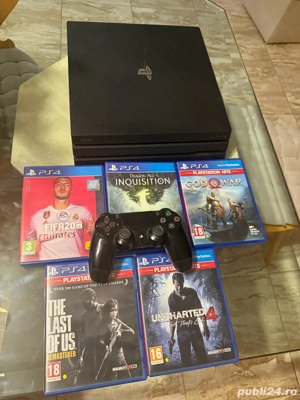 Vand ps4 pro cu o maneta si 5 jocuri in disc si 2 jocuri digitale