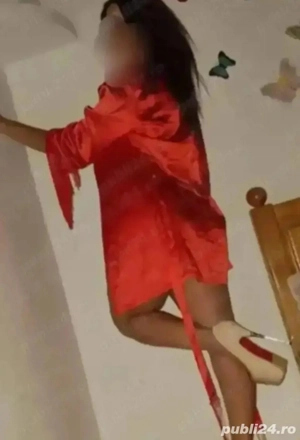 Bruneta senzuala Plaza Mall - imagine 4