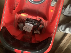 Mașinuța electrică pentru copii