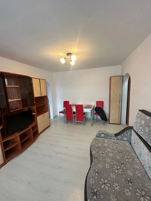 Închiriez apartament cu 2 camere 