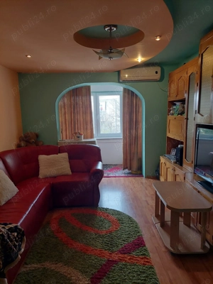 Apartament 3 camere  garaj. 