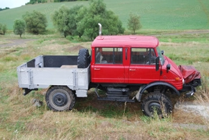 Mercedes UNIMOG DOKA 416 vehicul istoric