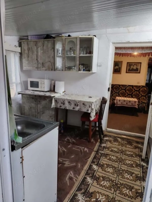 Casă bătrânească de vânzare