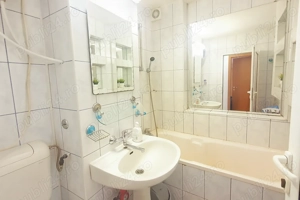 Proprietar vand apartament 4 camere, renovat, zona CENTRALA - imagine 10