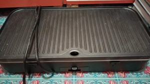 Vând grătar electric cu termostat