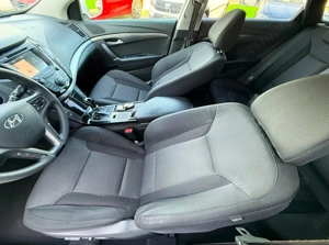 Hyundai i40 Kombi 1.7 CRDi DCT Trend - imagine 16