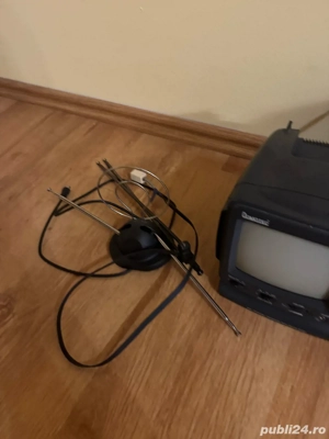 mini tv alb negru netras in banda se vede fara sonor  - imagine 2