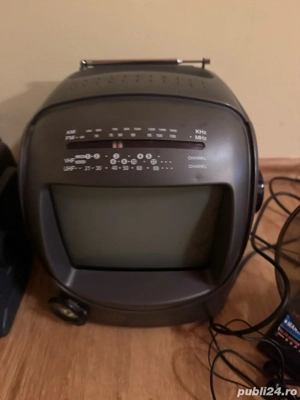 mini tv alb negru netras in banda se vede fara sonor  - imagine 4
