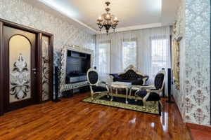 Casa impresionanta - Curte generoasa si Piscina - Otopeni! - imagine 9