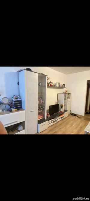 Inchiriez garsoniera etaj 1