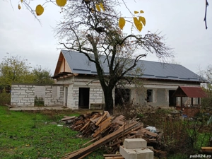 Casă în construcție de vânzare 