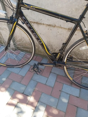 Vând bicicleta carrera 