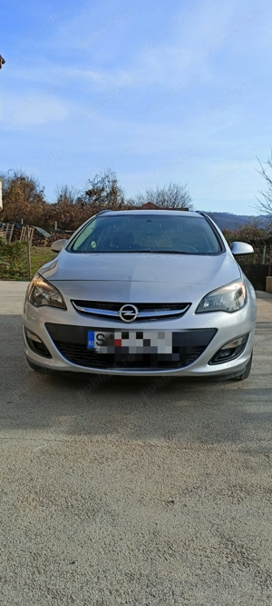 Opel Astra Sports Tourer - imagine 2