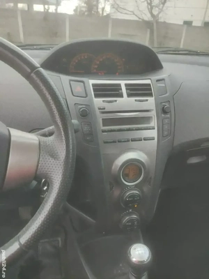 Toyota Yaris 1,33 - imagine 2