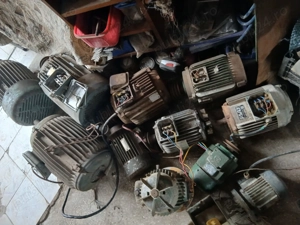 Vând diferite motoare 