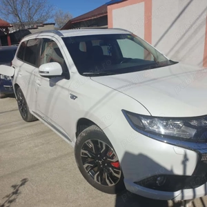 Mitsubishi outlander phev-hibrid 