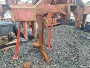 Scarificator cu o gheară 