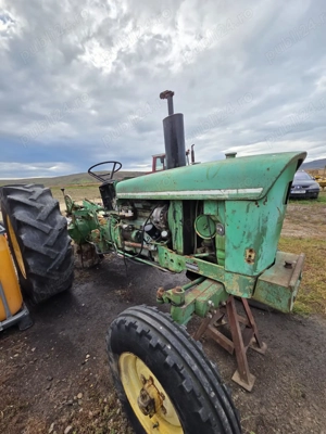 Vând tractor John Deere 2130