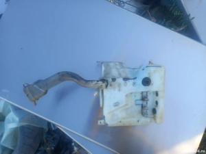 vas lichid de parbriz  de mercedes C200