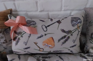 pernă decorativă cu lavandă 